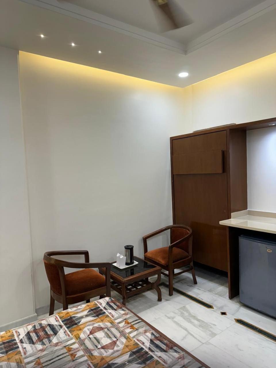 Hotel C Park - Karol Bagh, New Delhi מראה חיצוני תמונה