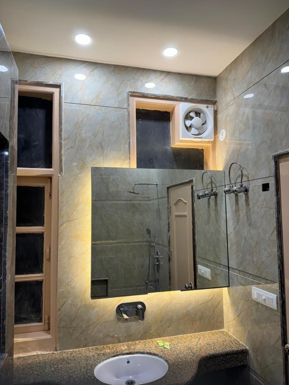 Hotel C Park - Karol Bagh, New Delhi מראה חיצוני תמונה