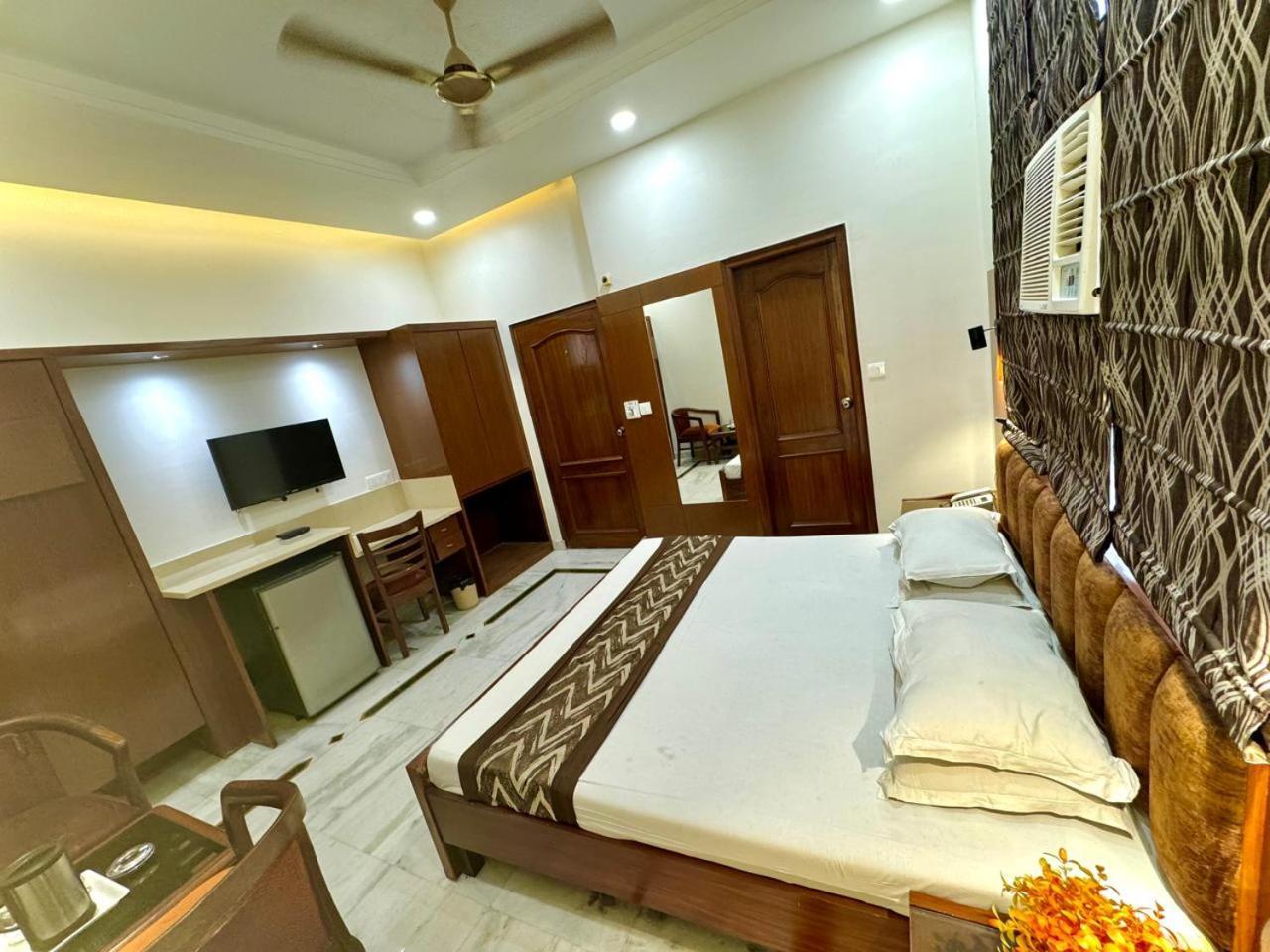 Hotel C Park - Karol Bagh, New Delhi מראה חיצוני תמונה