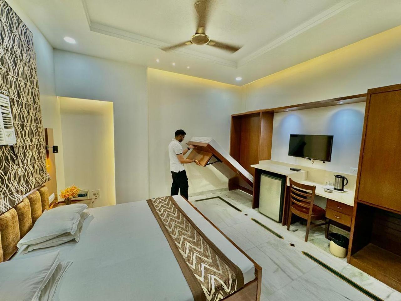 Hotel C Park - Karol Bagh, New Delhi מראה חיצוני תמונה